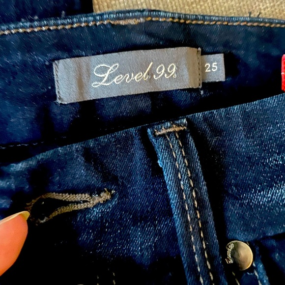 PRICE DROP 💕NWOT - Level 99 Lilly Crop - Picture 5 of 7